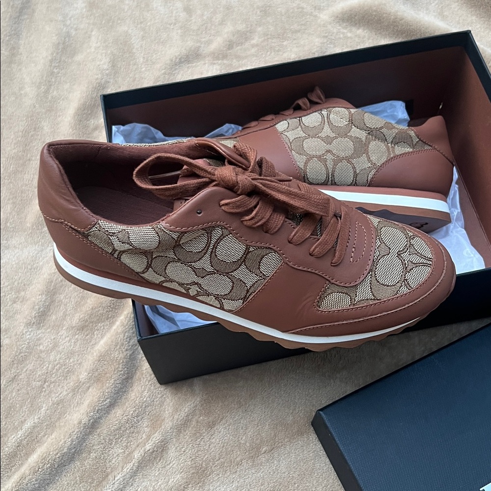 Coach shoes - Picture 2 of 5